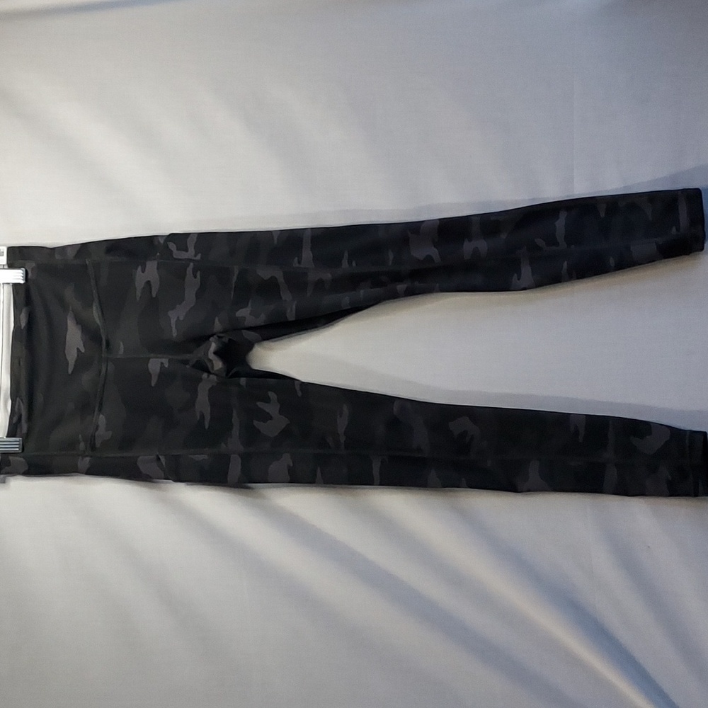 Athleta Ultimate Camo 7/8 leggings  size‎ xxs
